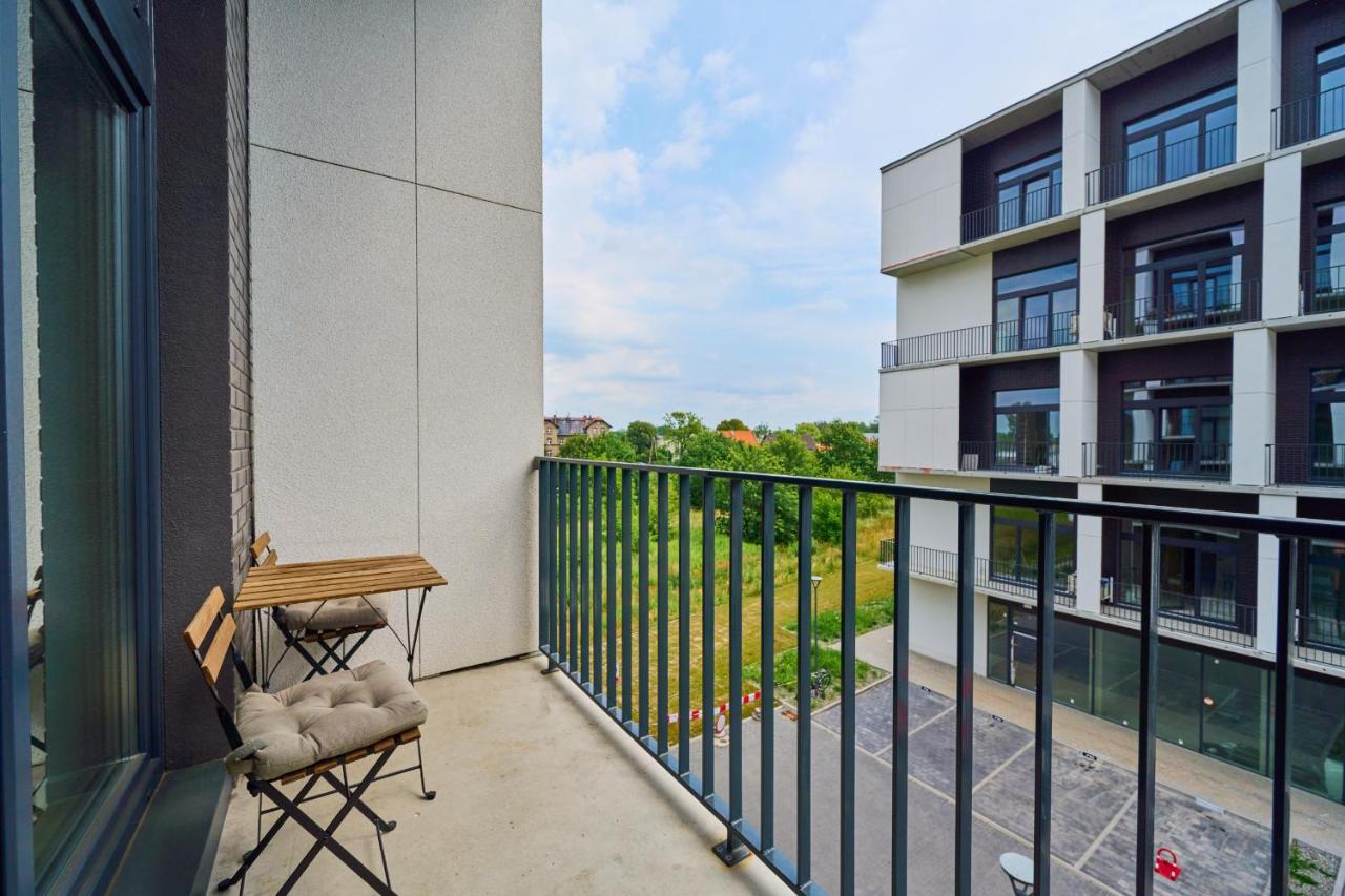 Mezzanine Studio Apartments Zarembowicza Wroclaw Airport By Renters 외부 사진