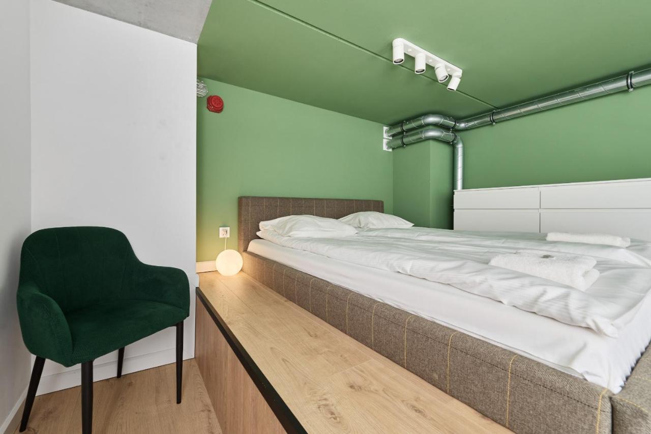 Mezzanine Studio Apartments Zarembowicza Wroclaw Airport By Renters 외부 사진