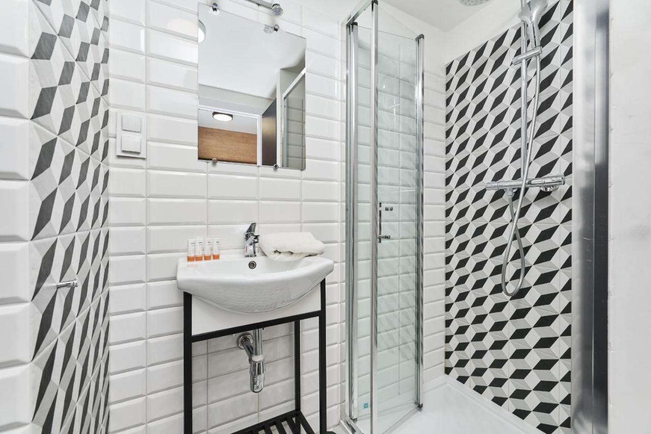 Mezzanine Studio Apartments Zarembowicza Wroclaw Airport By Renters 외부 사진