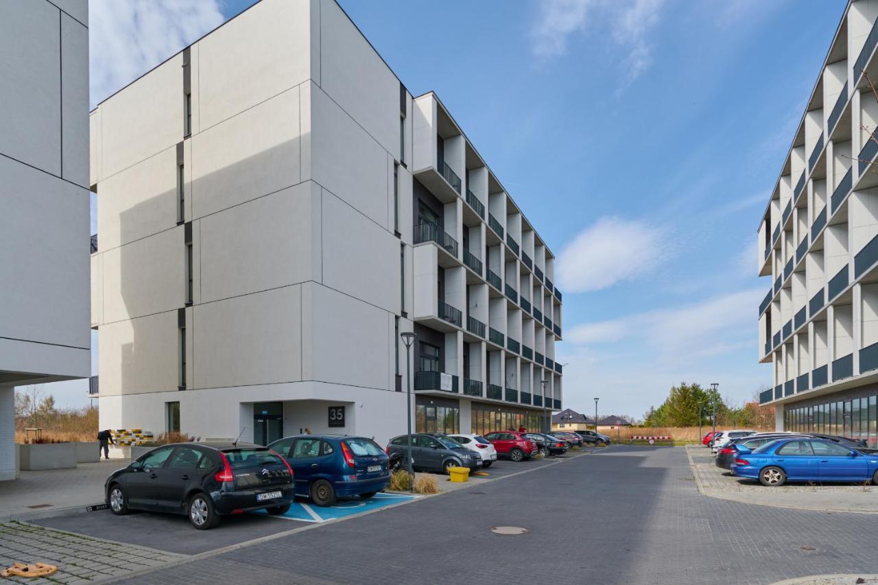 Mezzanine Studio Apartments Zarembowicza Wroclaw Airport By Renters 외부 사진