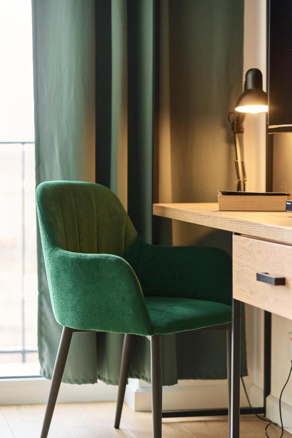 Mezzanine Studio Apartments Zarembowicza Wroclaw Airport By Renters 외부 사진