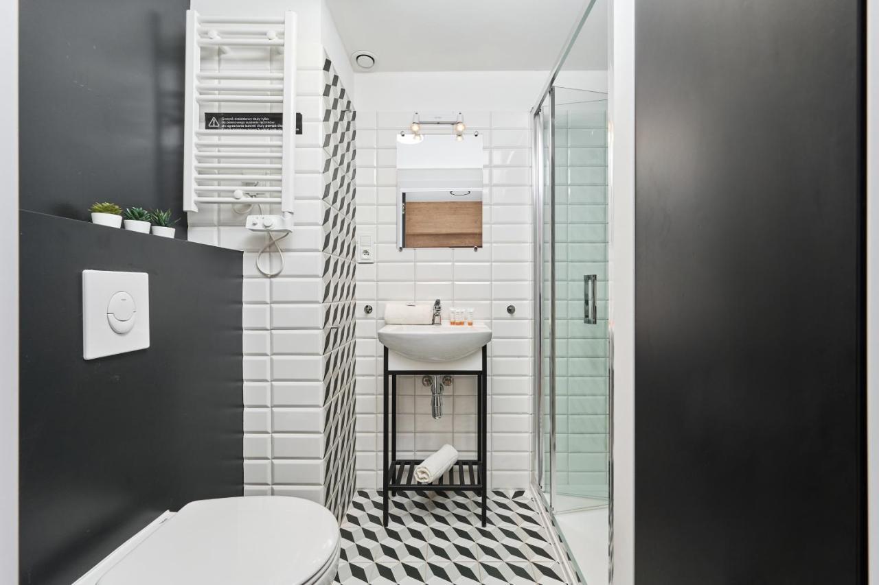 Mezzanine Studio Apartments Zarembowicza Wroclaw Airport By Renters 외부 사진