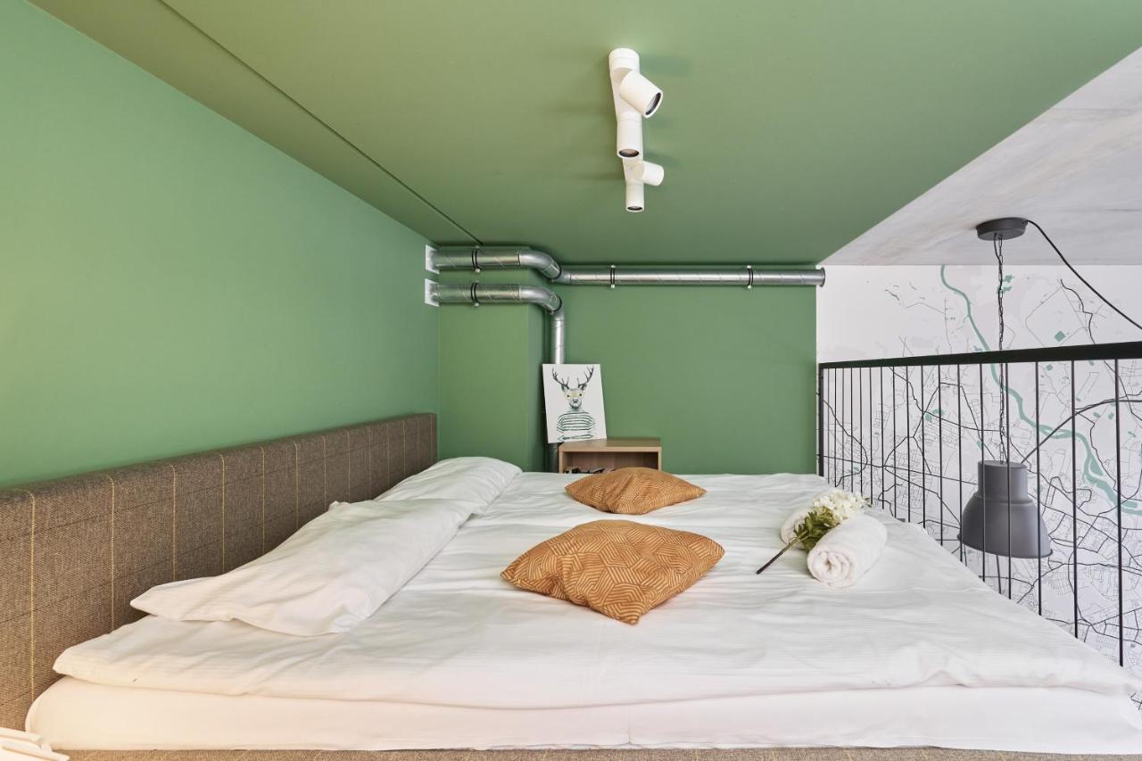 Mezzanine Studio Apartments Zarembowicza Wroclaw Airport By Renters 외부 사진