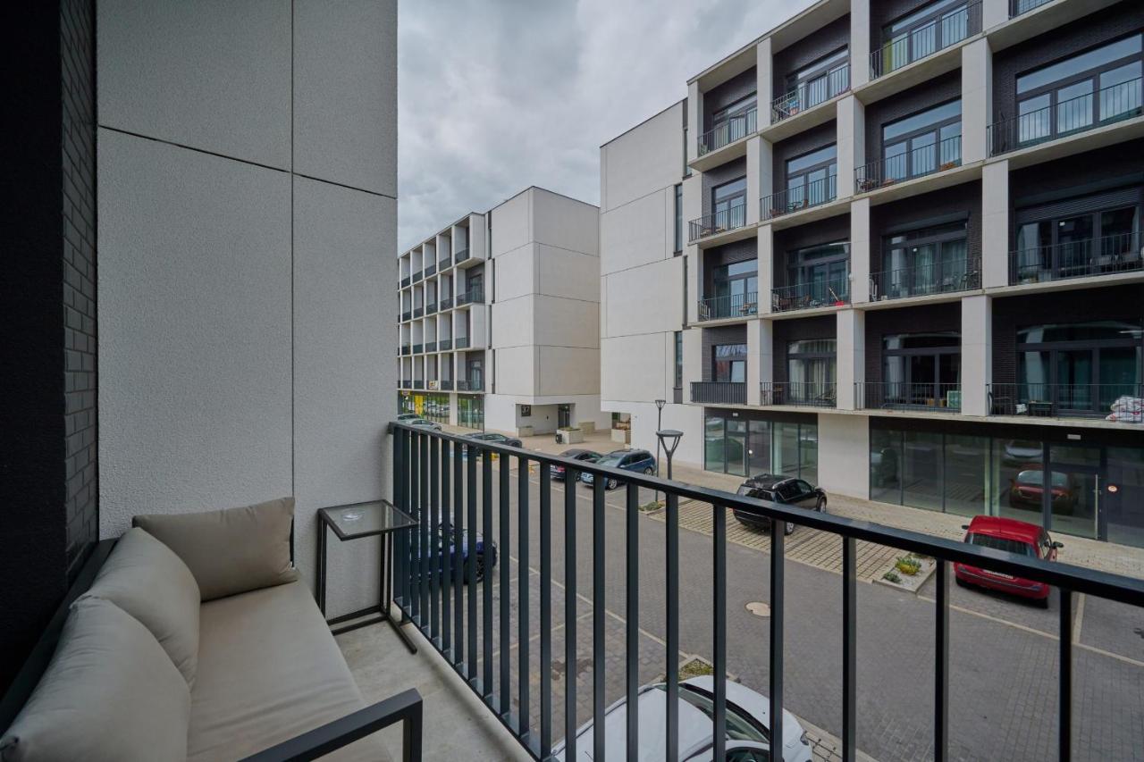Mezzanine Studio Apartments Zarembowicza Wroclaw Airport By Renters 외부 사진