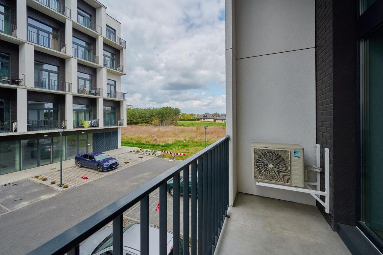 Mezzanine Studio Apartments Zarembowicza Wroclaw Airport By Renters 외부 사진