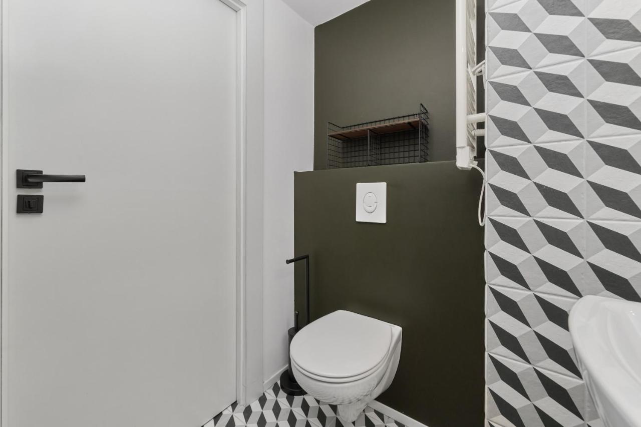 Mezzanine Studio Apartments Zarembowicza Wroclaw Airport By Renters 외부 사진