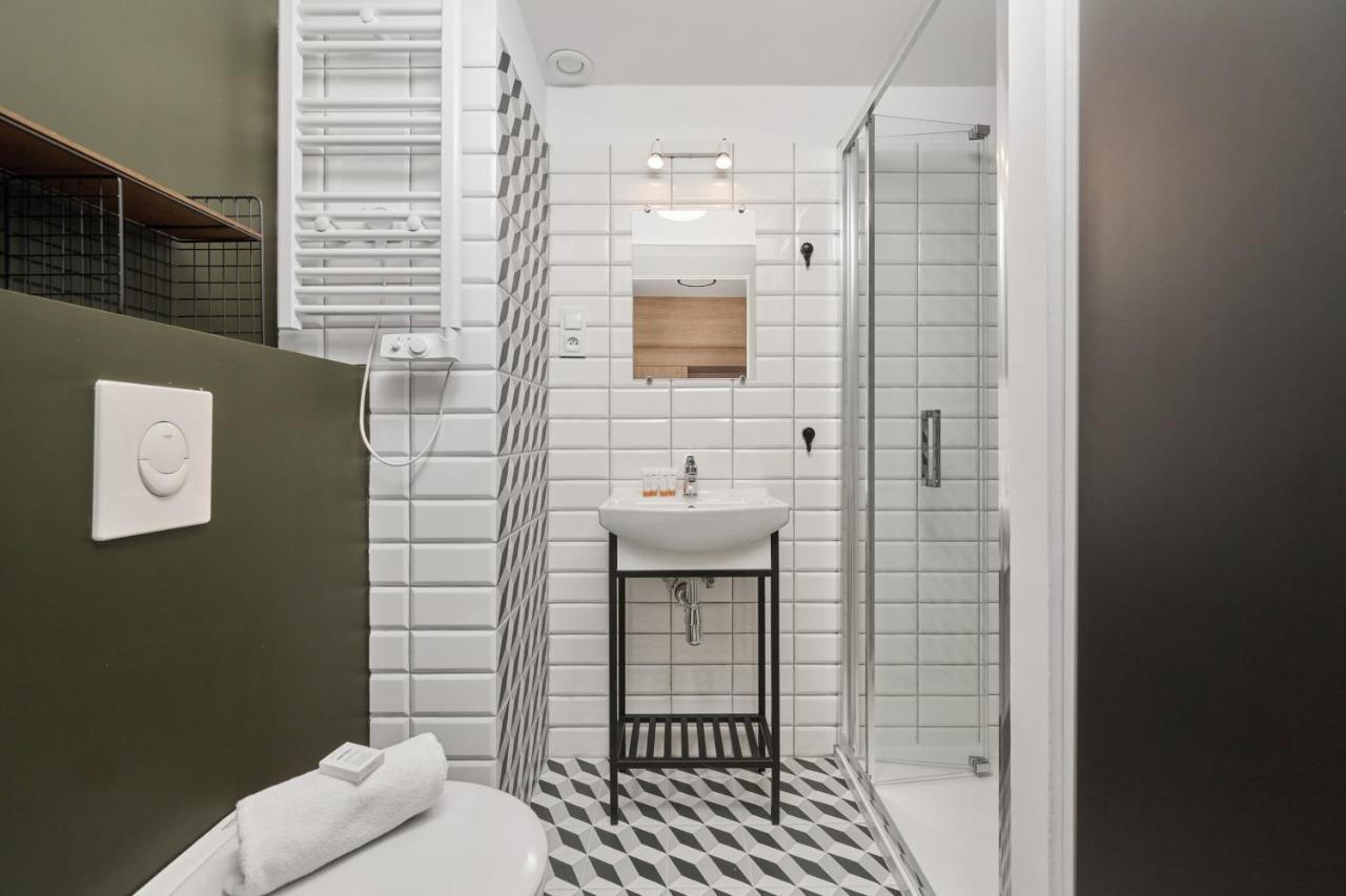 Mezzanine Studio Apartments Zarembowicza Wroclaw Airport By Renters 외부 사진
