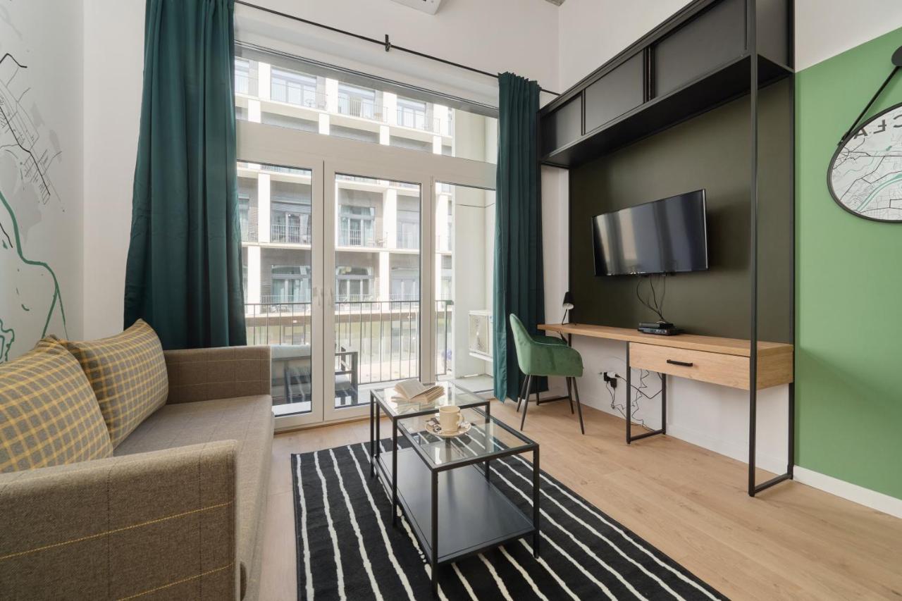 Mezzanine Studio Apartments Zarembowicza Wroclaw Airport By Renters 외부 사진